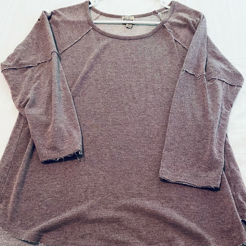Comfortable half-sleeve crew neck shirt